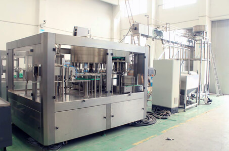 4.Automatic bottle 3 in 1 washing, filling, capping machine