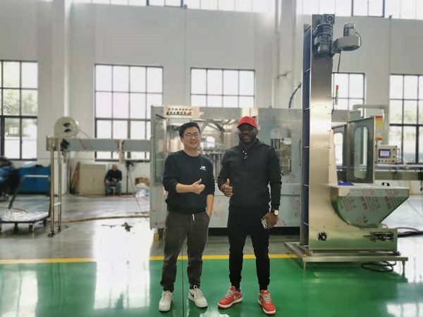 Welcome Cameroonian customer Yannick to visit the factory