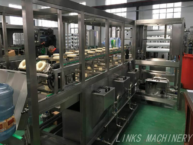 Sterilization method of bottled water production line
